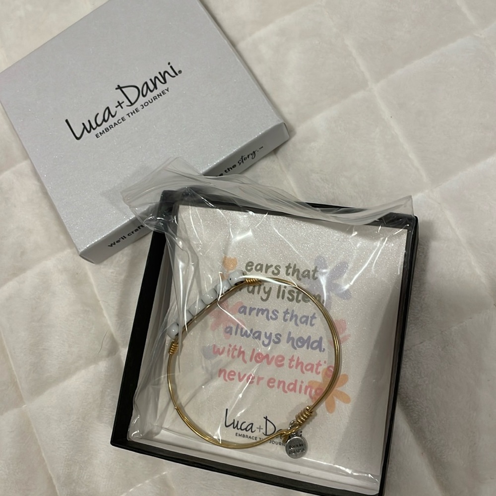 “Grammy” bracelet